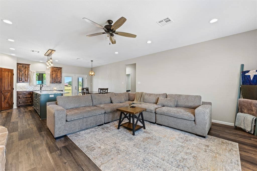 717 Dove Hill Lane, China Spring, TX 76633 717 Dove Hill Lane, China Spring, TX 76633