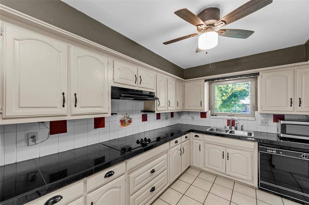 1116 Windsong Trail, Richardson, TX 75081 1116 Windsong Trail, Richardson, TX 75081