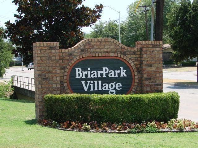 2500 E Park Boulevard, #P2, Plano, TX 75074 Welcome home to BriarPark Village