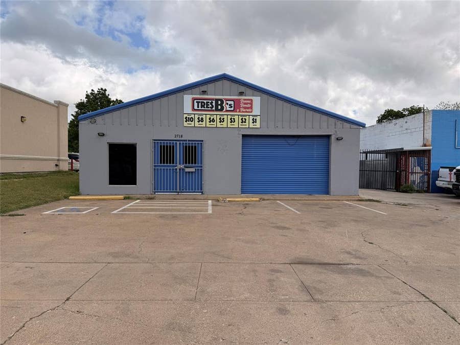 Property photo for 2718 Azle Avenue, Fort Worth, TX