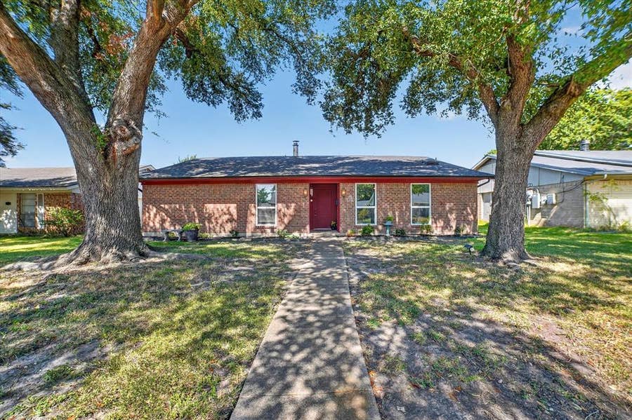 Property photo for 1413 Long Shadow Lane, Mesquite, TX