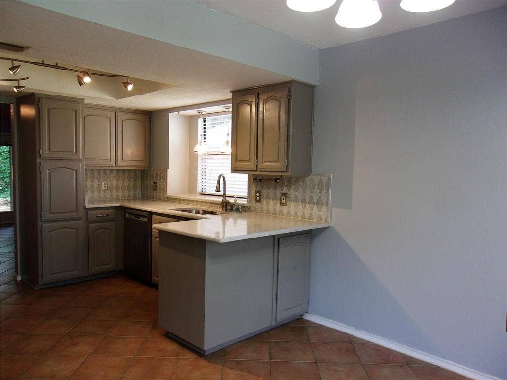 4200 Rye Glen Drive, Arlington, TX 76017 4200 Rye Glen Drive, Arlington, TX 76017