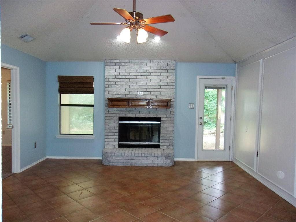 4200 Rye Glen Drive, Arlington, TX 76017 4200 Rye Glen Drive, Arlington, TX 76017