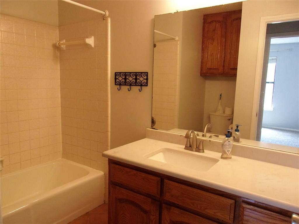 4200 Rye Glen Drive, Arlington, TX 76017 4200 Rye Glen Drive, Arlington, TX 76017