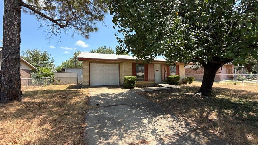 Property photo for 3976 Avocado Drive, Dallas, TX