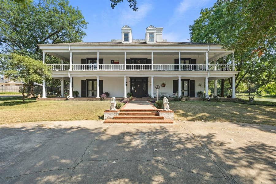 Property photo for 105 Long Branch Drive, Greenville, TX
