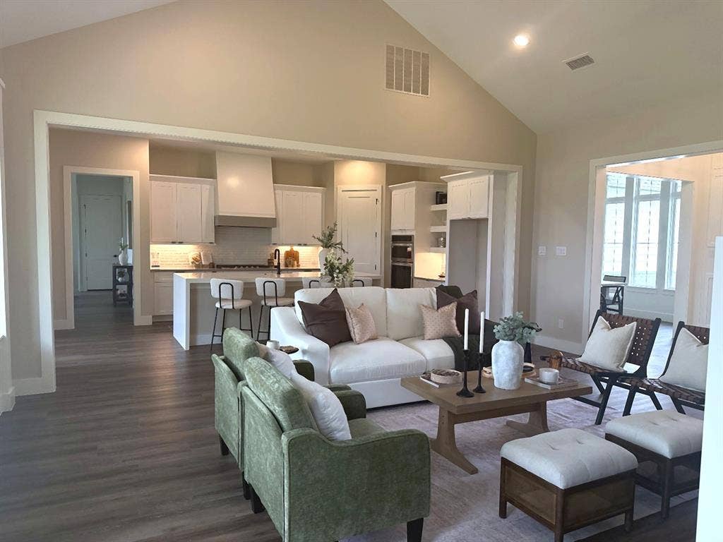 2180 Middlewood Circle, Granbury, TX 76049 2180 Middlewood Circle, Granbury, TX 76049