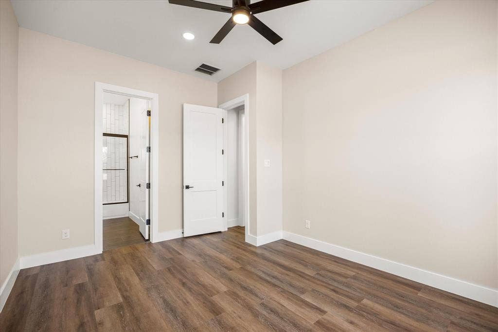2180 Middlewood Circle, Granbury, TX 76049 2180 Middlewood Circle, Granbury, TX 76049