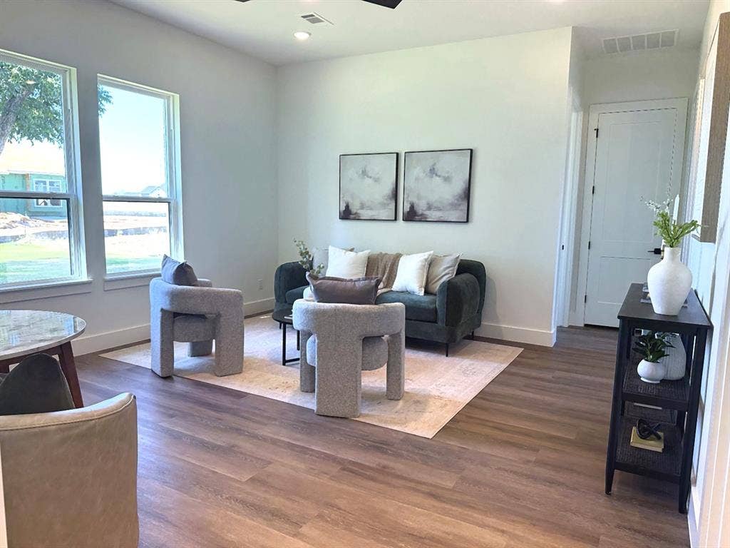 2180 Middlewood Circle, Granbury, TX 76049 2180 Middlewood Circle, Granbury, TX 76049