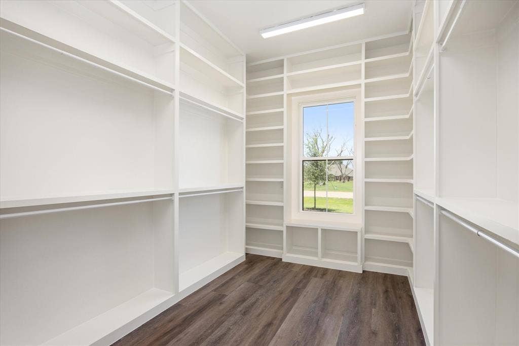 2180 Middlewood Circle, Granbury, TX 76049 2180 Middlewood Circle, Granbury, TX 76049