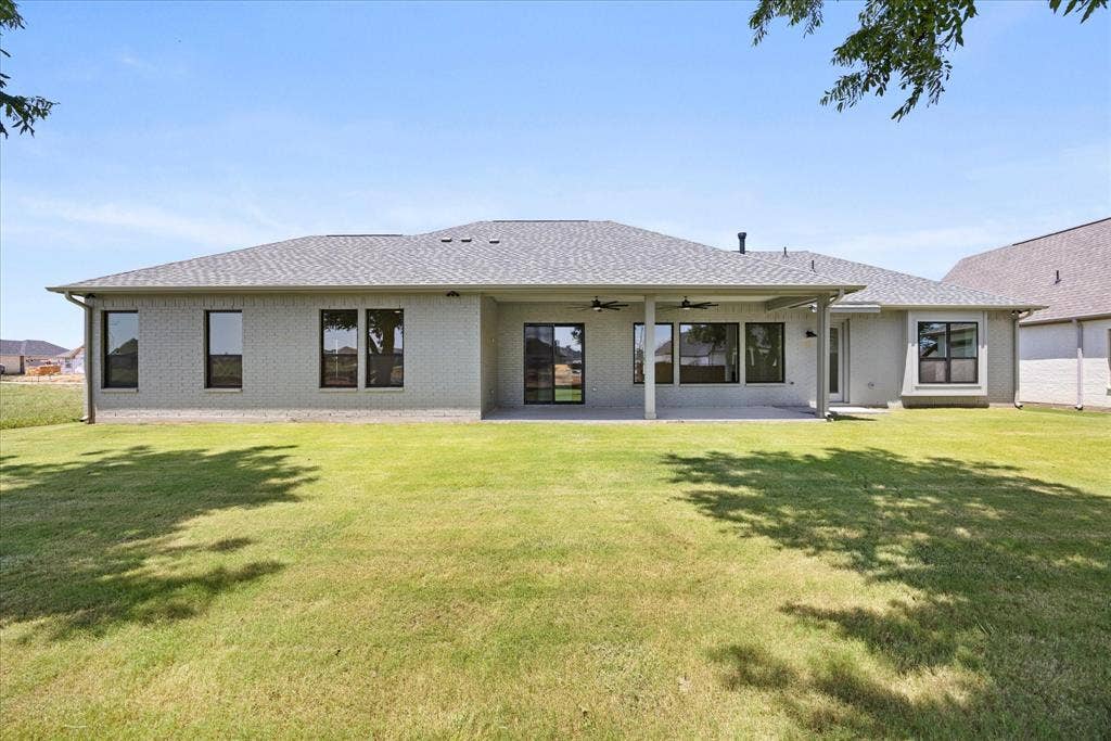 2180 Middlewood Circle, Granbury, TX 76049 2180 Middlewood Circle, Granbury, TX 76049