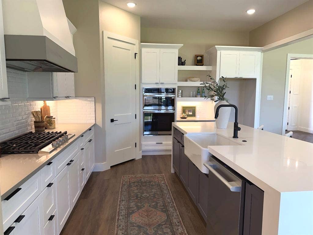 2180 Middlewood Circle, Granbury, TX 76049 2180 Middlewood Circle, Granbury, TX 76049