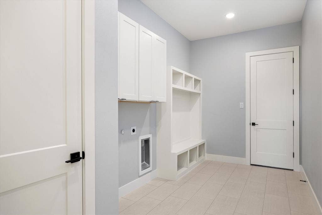 2180 Middlewood Circle, Granbury, TX 76049 2180 Middlewood Circle, Granbury, TX 76049