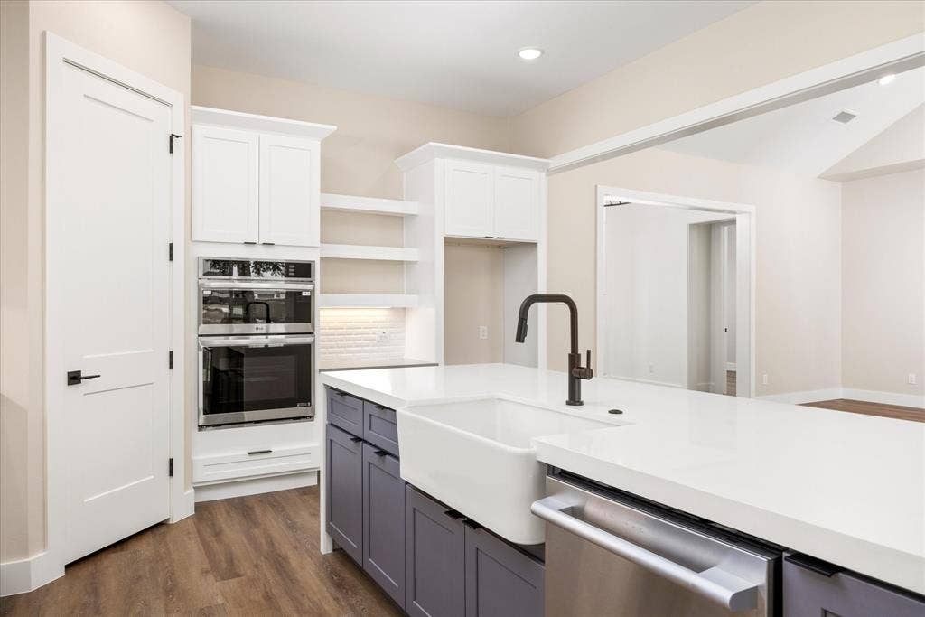 2180 Middlewood Circle, Granbury, TX 76049 2180 Middlewood Circle, Granbury, TX 76049
