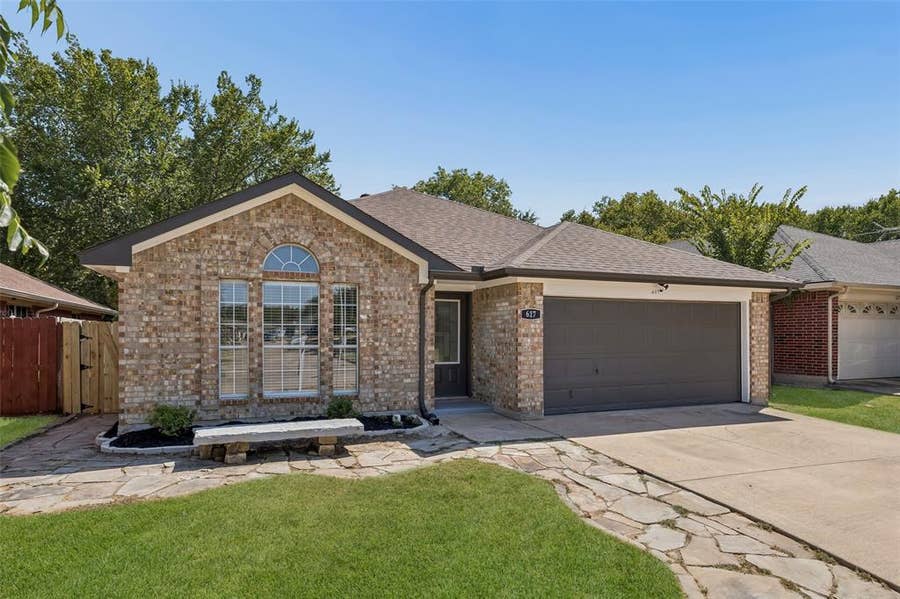 Property photo for 617 Forest Oaks Drive, Grand Prairie, TX
