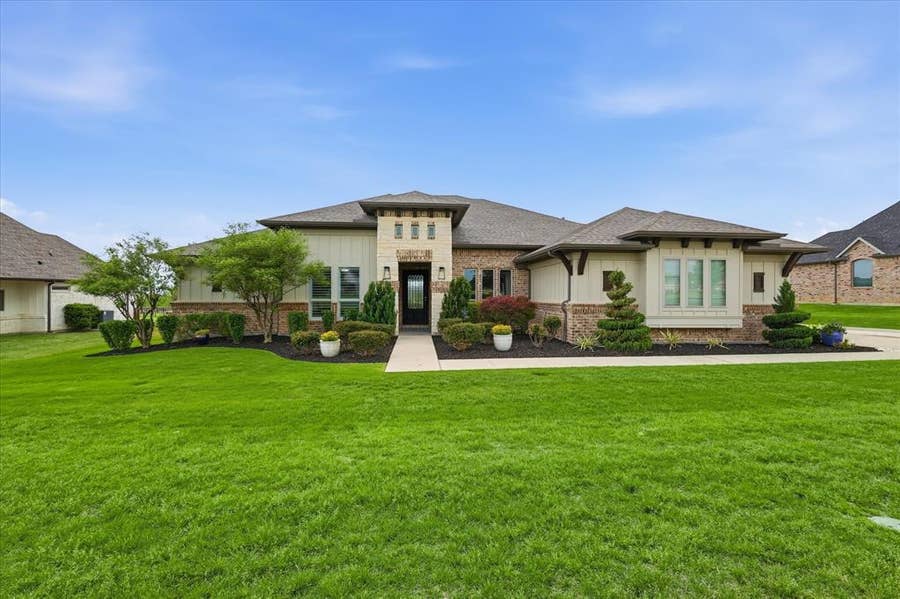 Property photo for 3249 Glenmore Avenue, Northlake, TX