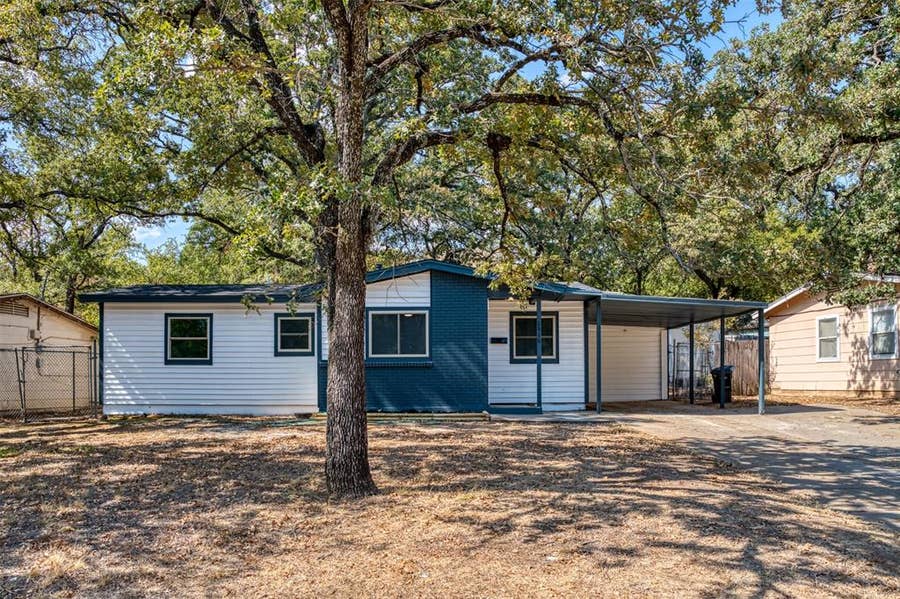 Property photo for 6416 Ava Court Drive, Fort Worth, TX