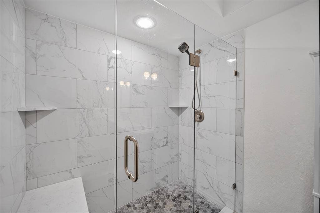 1319 Birkenhead Court, Dallas, TX 75204 SHOWER