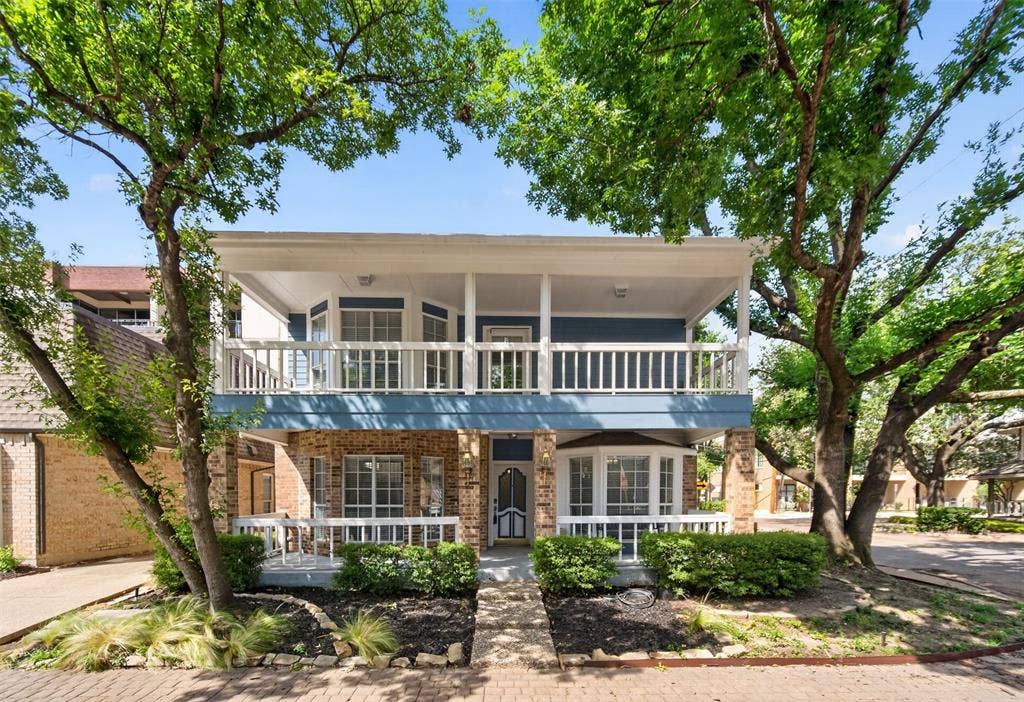1319 Birkenhead Court, Dallas, TX 75204 FRONT OF HOME