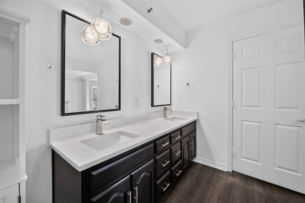 1319 Birkenhead Court, Dallas, TX 75204 DOUBLE VANITIES