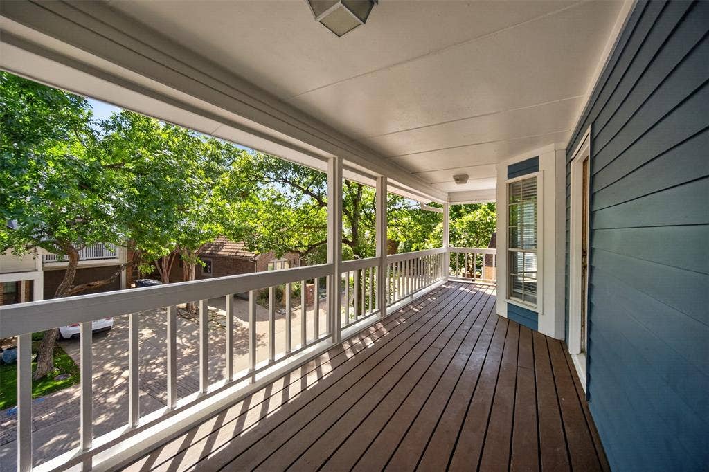 1319 Birkenhead Court, Dallas, TX 75204 SECOND FLOOR DECK