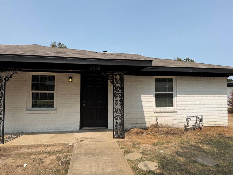 Property photo for 2504 Normont Circle, Fort Worth, TX