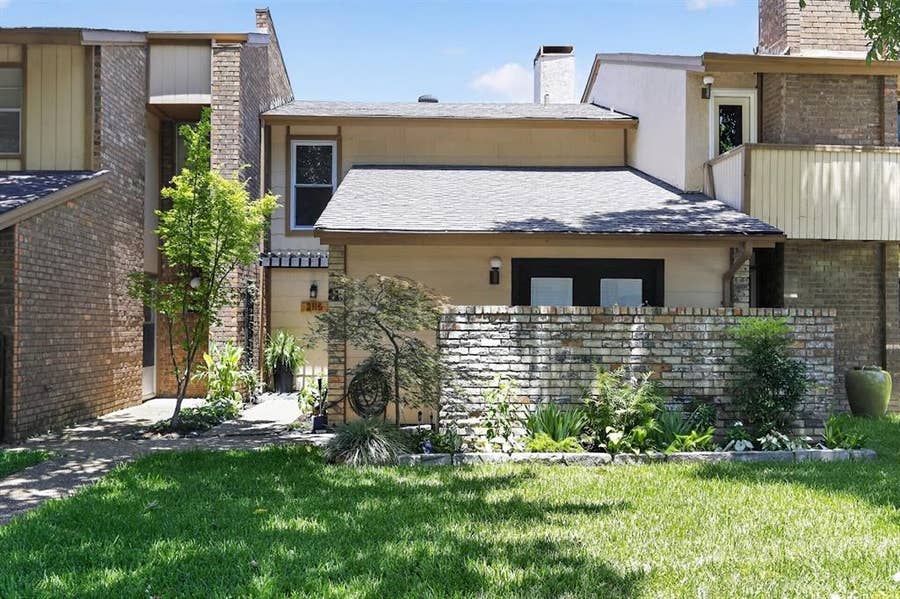 Property photo for 2115 Warnford Place, Arlington, TX