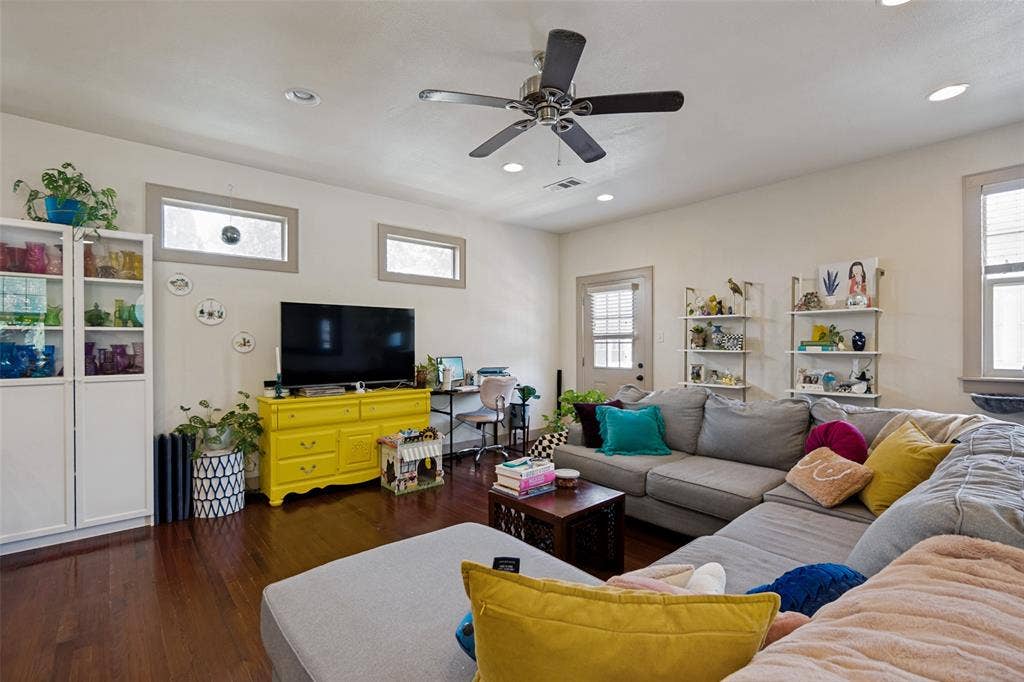 5610 Gaston Avenue, Dallas, TX 75214 5610 Gaston Avenue, Dallas, TX 75214