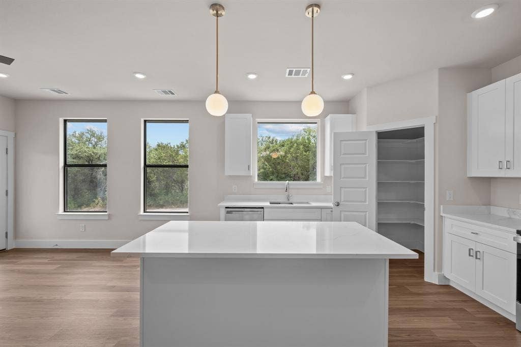 2623 Creekview Drive, Granbury, TX 76048 2623 Creekview Drive, Granbury, TX 76048