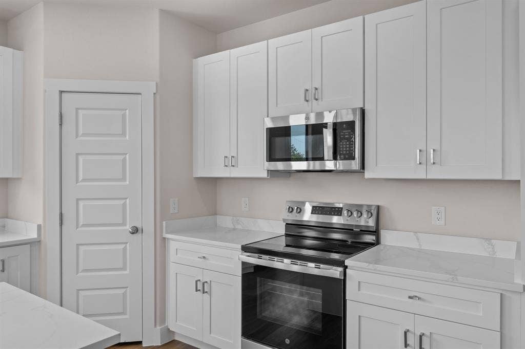2623 Creekview Drive, Granbury, TX 76048 2623 Creekview Drive, Granbury, TX 76048