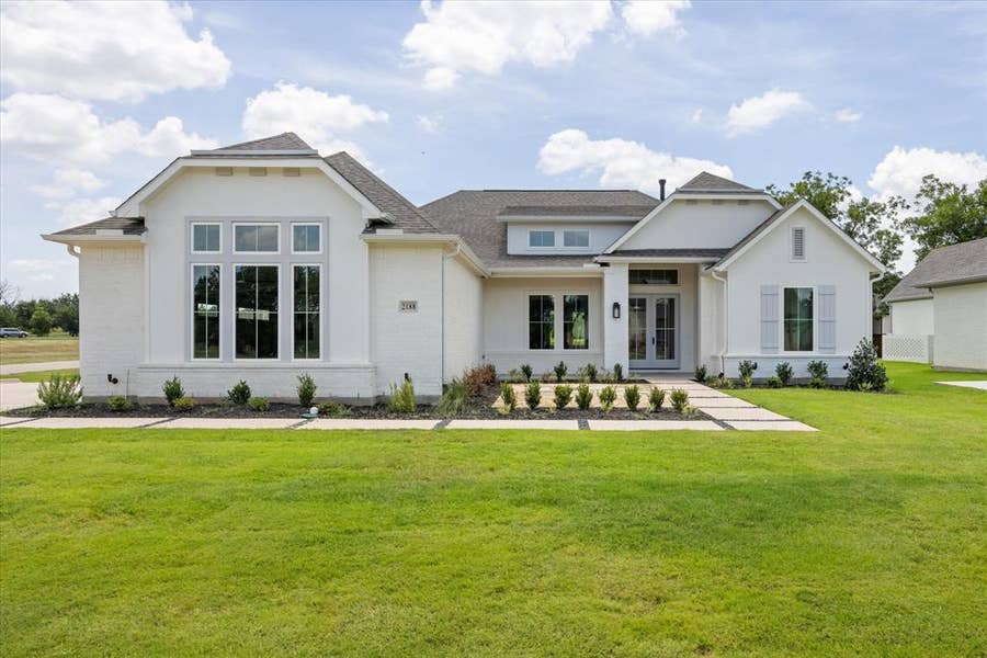 Property photo for 2188 Middlewood Circle, Granbury, TX