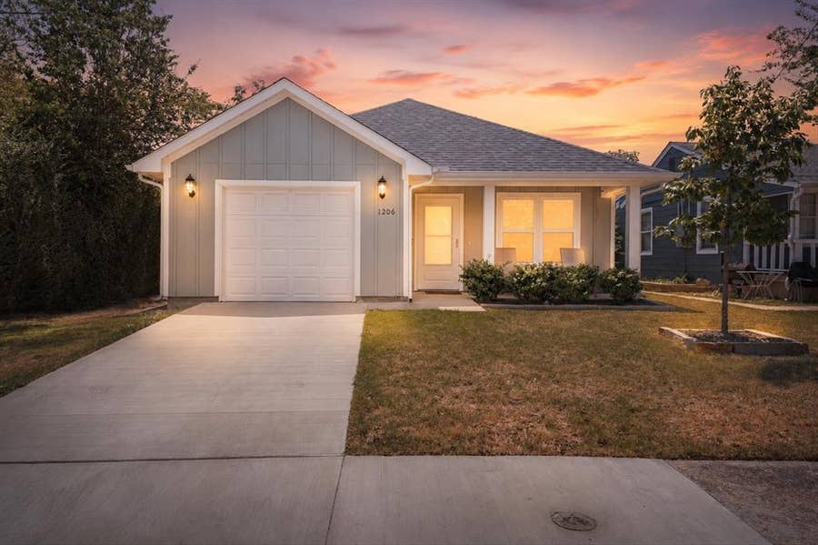 Property photo for 1206 Claude Street, Dallas, TX