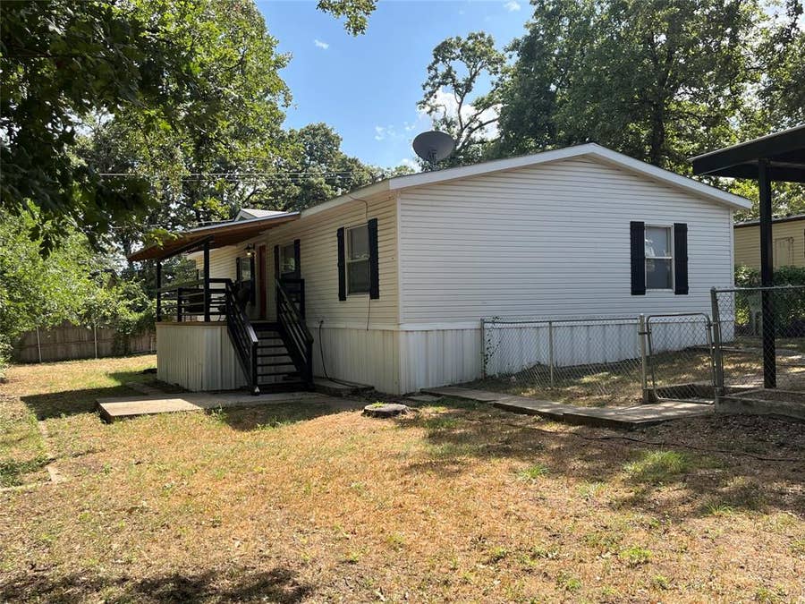 Property photo for 4322 Bradley Lane, Arlington, TX