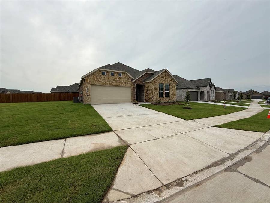 Property photo for 5105 Auburn Trace Lane, Princeton, TX