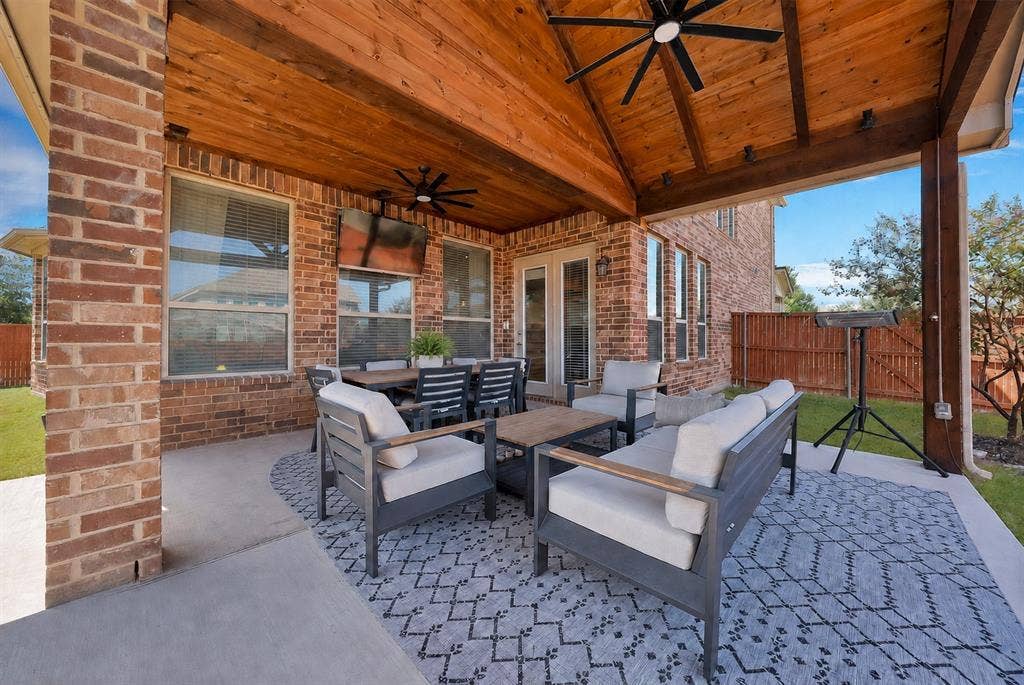 4702 Sunflower Drive, Mansfield, TX 76063