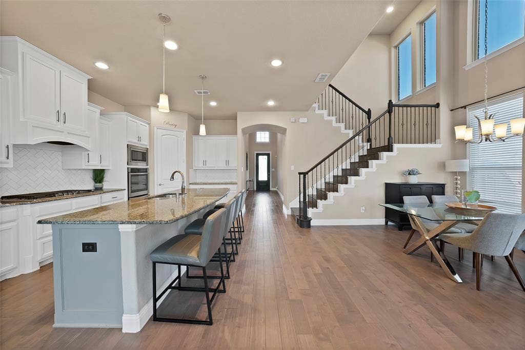 4702 Sunflower Drive, Mansfield, TX 76063