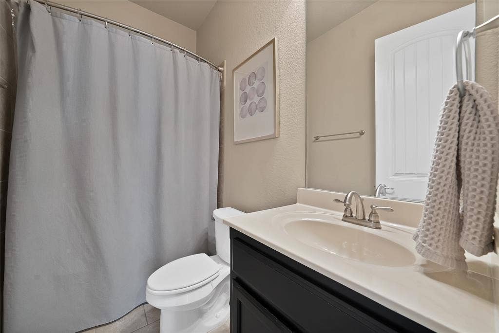 4702 Sunflower Drive, Mansfield, TX 76063