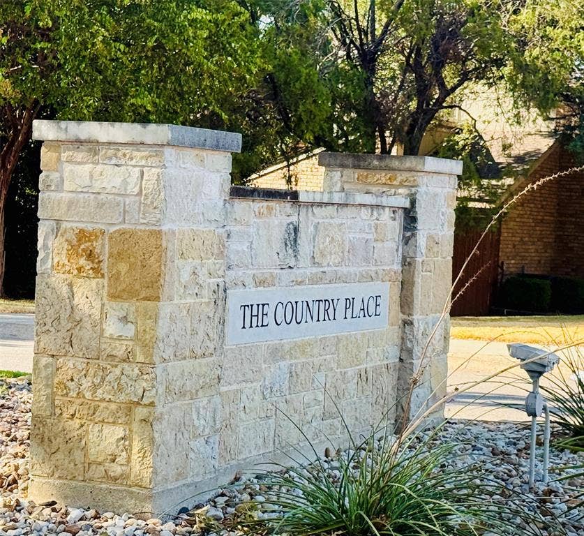 2601 Country Place, Carrollton, TX 75006 Stone masonry entrance monument for "The Country Place."