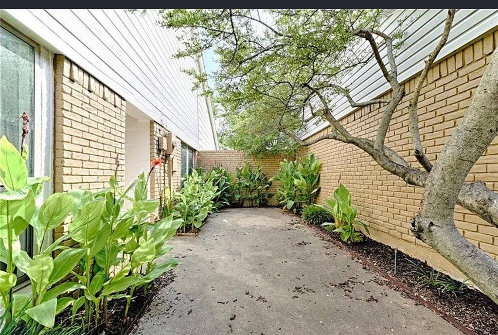 2601 Country Place, Carrollton, TX 75006 2601 Country Place, Carrollton, TX 75006