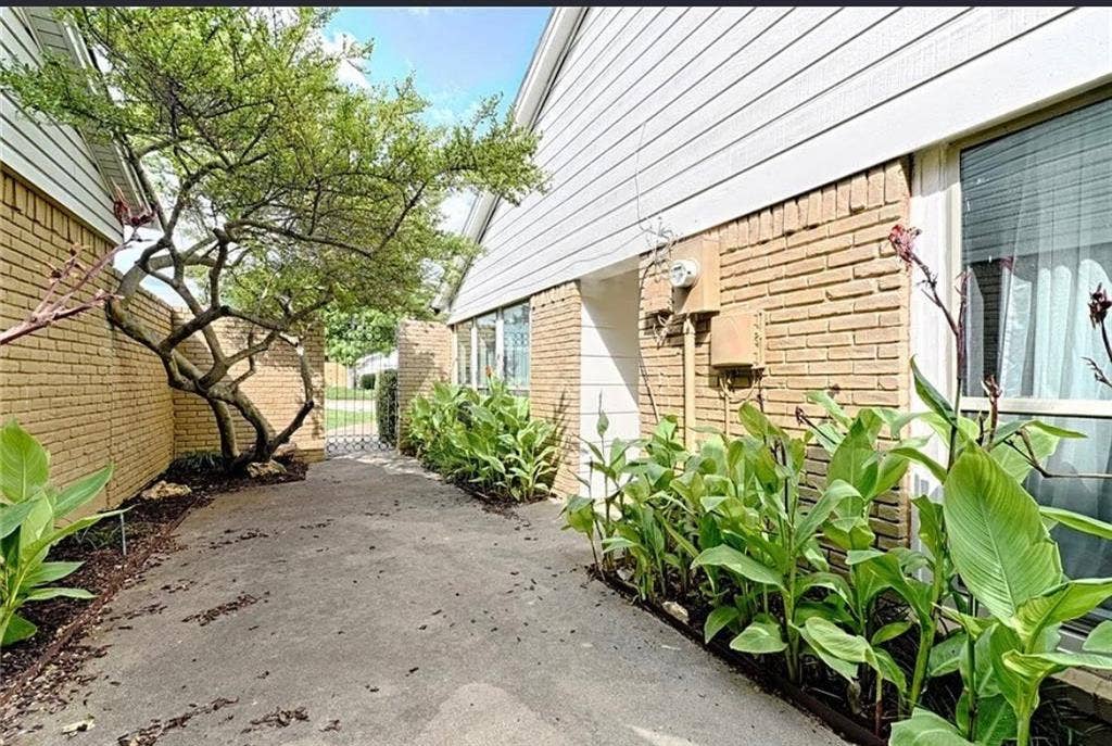 2601 Country Place, Carrollton, TX 75006 2601 Country Place, Carrollton, TX 75006