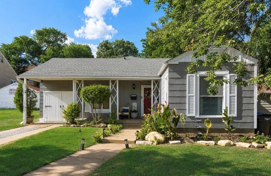 Property photo for 4024 Calmont Avenue, Fort Worth, TX