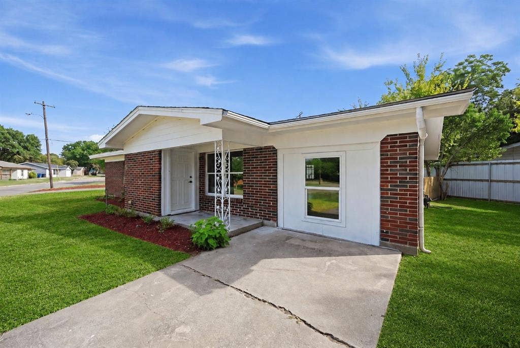 400 Hillcrest Street, Mansfield, TX 76063 Grass Virtually Enhanced