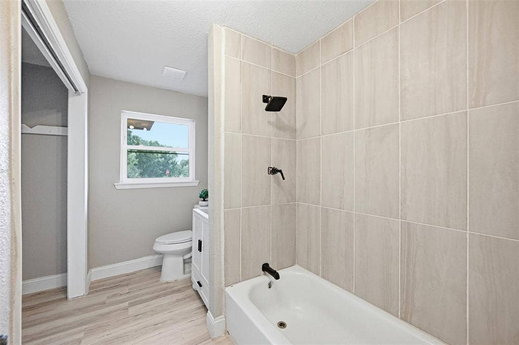 400 Hillcrest Street, Mansfield, TX 76063 400 Hillcrest Street, Mansfield, TX 76063