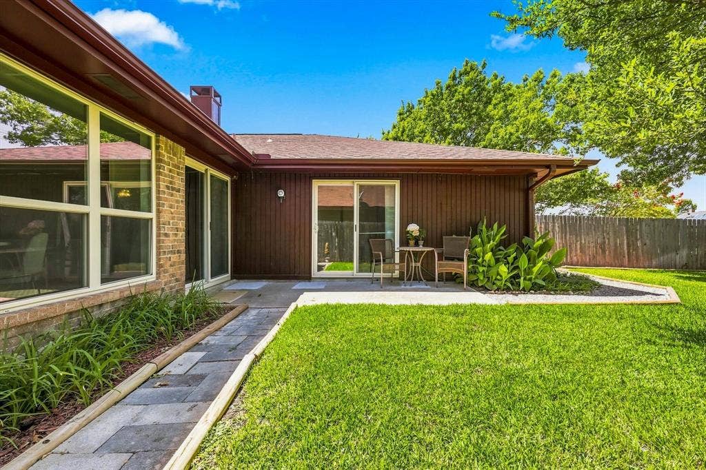 2517 Lawnview Drive, Carrollton, TX 75006 2517 Lawnview Drive, Carrollton, TX 75006