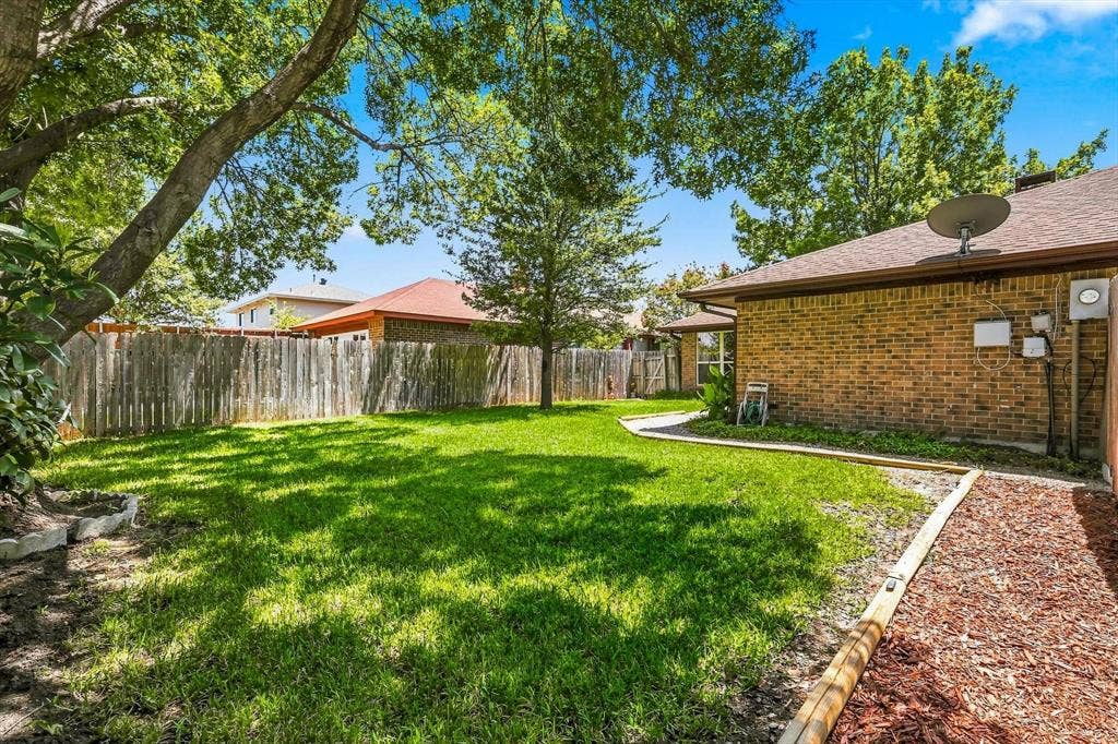 2517 Lawnview Drive, Carrollton, TX 75006 2517 Lawnview Drive, Carrollton, TX 75006