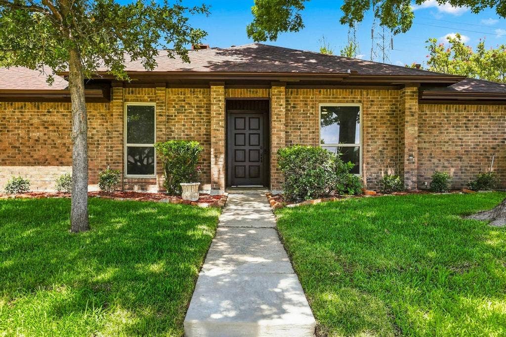 2517 Lawnview Drive, Carrollton, TX 75006 2517 Lawnview Drive, Carrollton, TX 75006