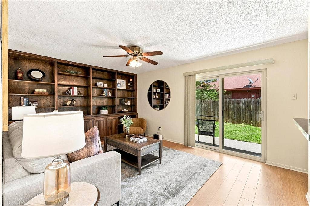 2517 Lawnview Drive, Carrollton, TX 75006 2517 Lawnview Drive, Carrollton, TX 75006