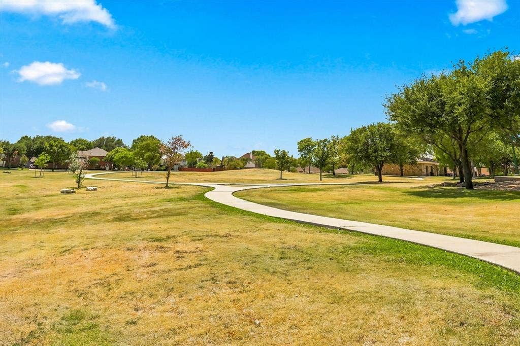 2517 Lawnview Drive, Carrollton, TX 75006 Walking Trails