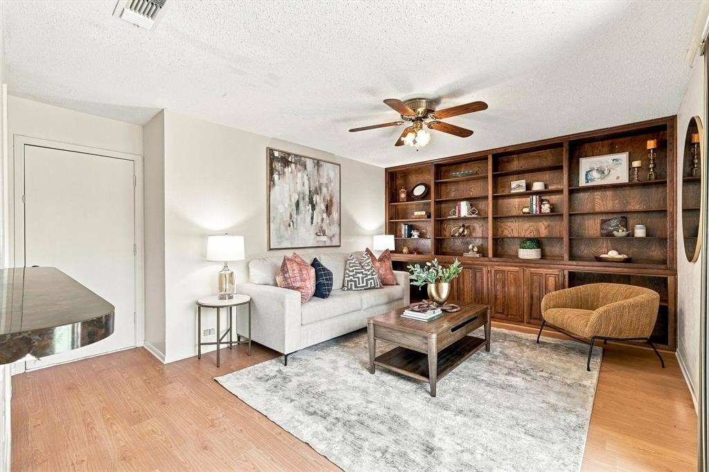 2517 Lawnview Drive, Carrollton, TX 75006 Second living area with built-in bookshelves