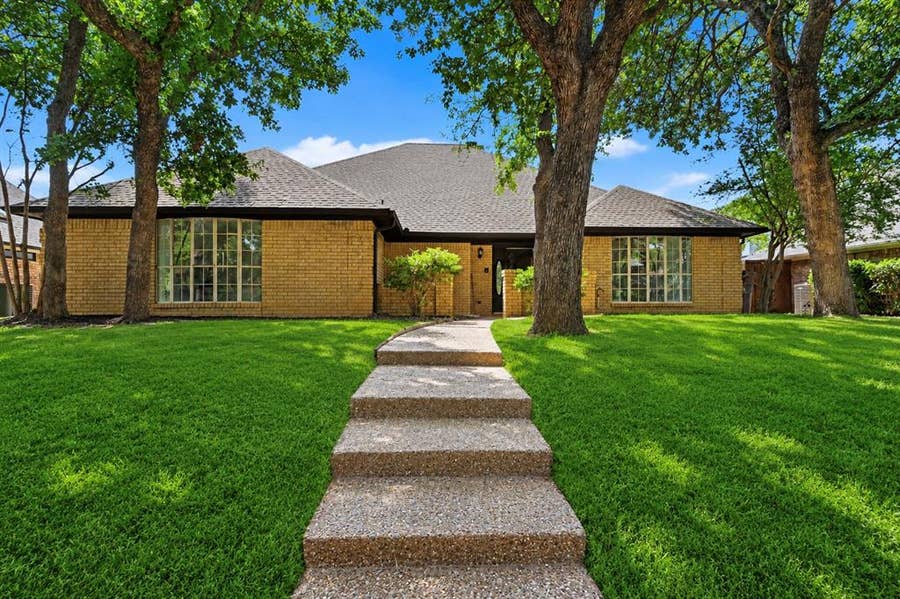 Property photo for 4504 Lake Park Drive, Arlington, TX